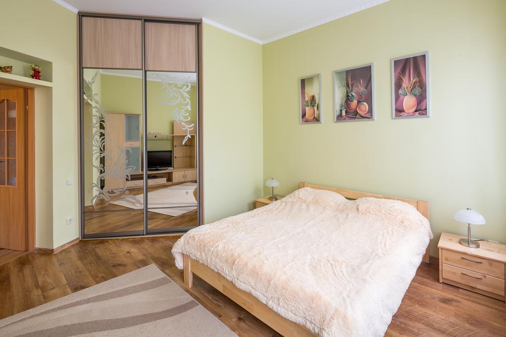 Apartament Rynok Square 5 Зі Світлом! Lwów Zewnętrze zdjęcie